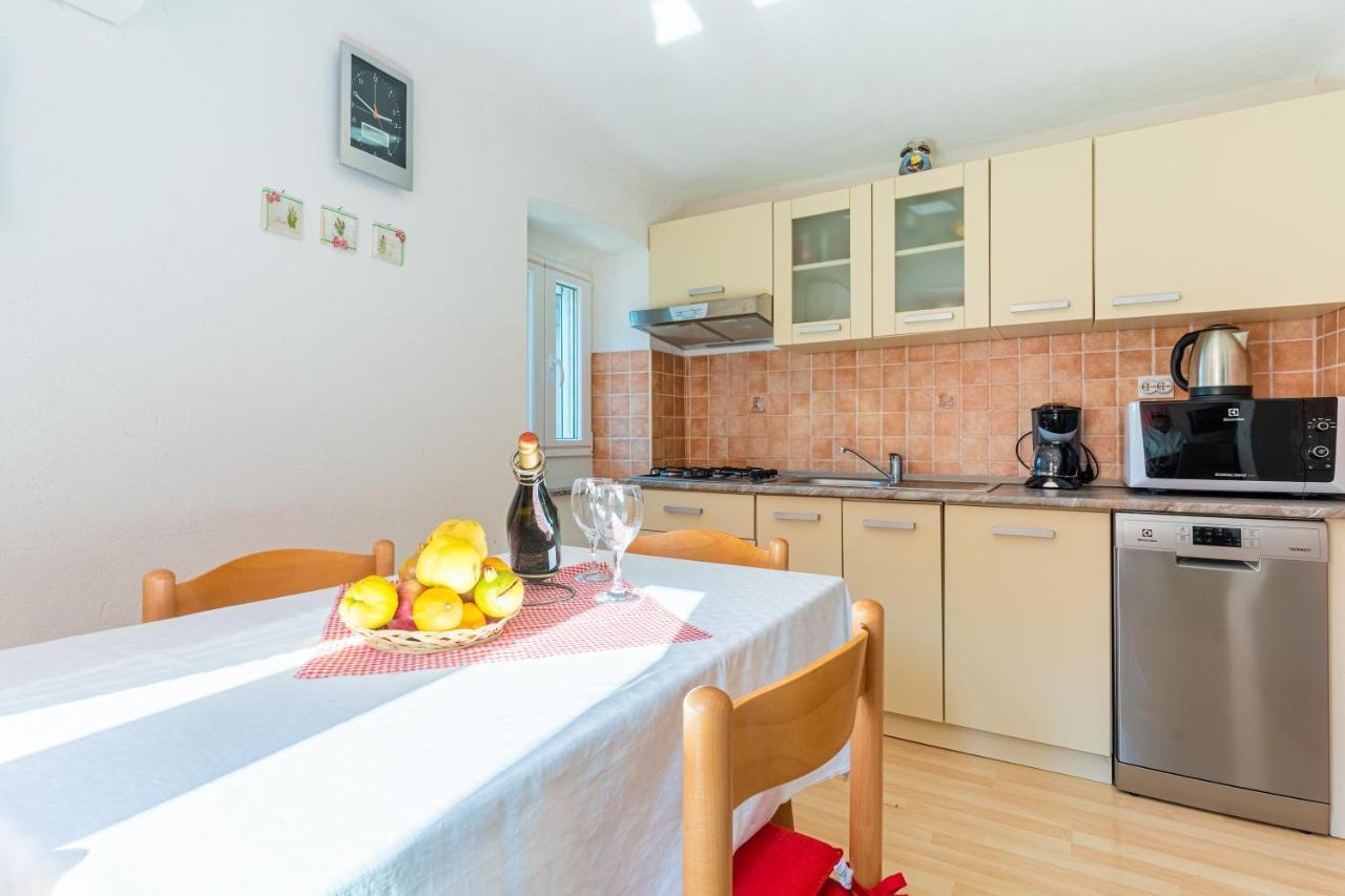 Apartmani Valun1 ภายนอก รูปภาพ