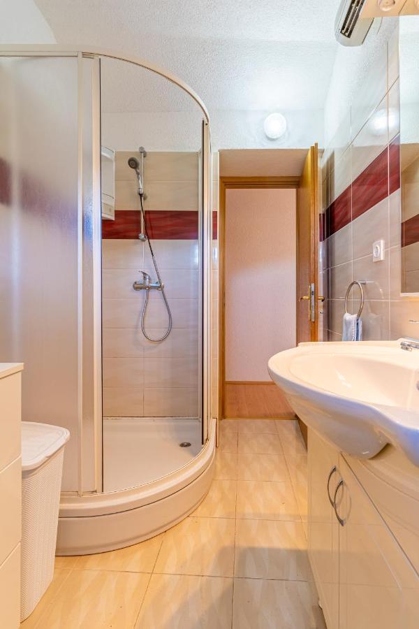 Apartmani Valun1 ภายนอก รูปภาพ